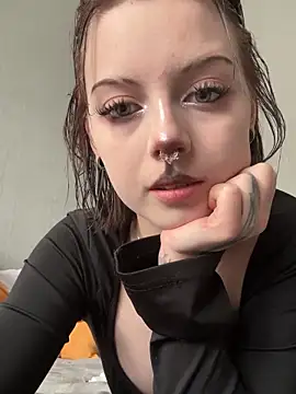 Snapshot of AnmiXHot chatting on 10.20.25 AnmiXHot online show from 10.20.25