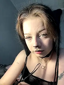 Snapshot of AnmiXHot chatting on 10.29.25 AnmiXHot online show from 10.29.25