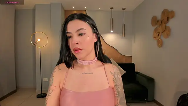 Snapshot of ChristineFord_ chatting on 12.01.25 ChristineFord online show from 12.01.25