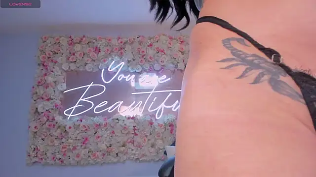 MeganCross1 online show from 11.15.25