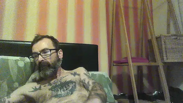 Tattooeddudexxx online show from 11.19.25