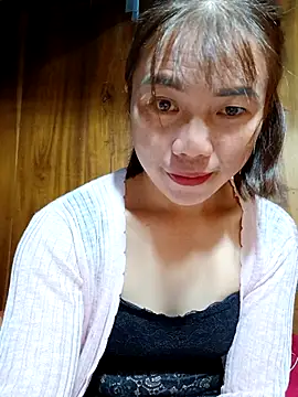 Snapshot of omai-ngot chatting on 10.22.25 omai-ngot online show from 10.22.25