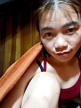 Snapshot of omai-ngot chatting on 11.01.25 omai-ngot online show from 11.01.25