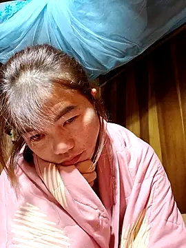 Snapshot of omai-ngot chatting on 11.02.25 omai-ngot online show from 11.02.25