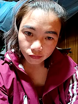 Snapshot of omai-ngot chatting on 12.03.25 omai-ngot online show from 12.03.25