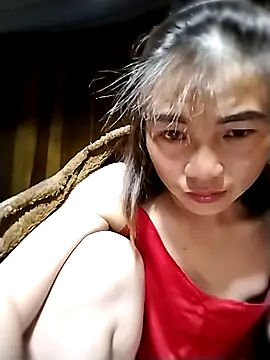 Snapshot of omai-ngot chatting on 12.04.25 omai-ngot online show from 12.04.25