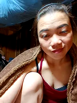 Snapshot of omai-ngot chatting on 12.05.25 omai-ngot online show from 12.05.25