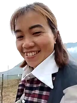 Snapshot of omai-ngot chatting on 12.17.25 omai-ngot online show from 12.17.25