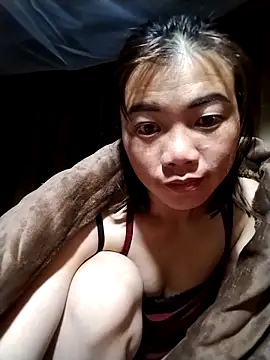 Snapshot of omai-ngot chatting on 12.22.25 omai-ngot online show from 12.22.25