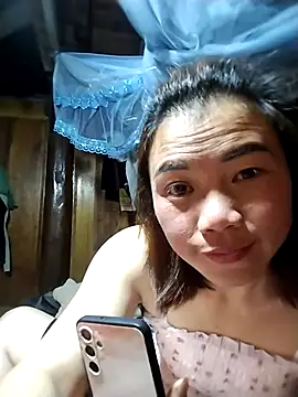 Snapshot of omai-ngot chatting on 01.15.26 omai-ngot online show from 01.15.26