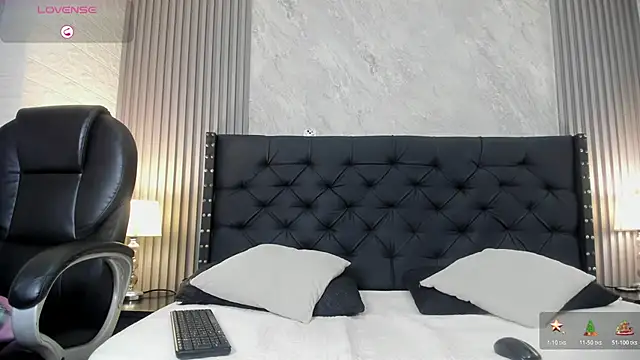 Snapshot of camila__bouzas chatting on 11.20.25 camila bouzas online show from 11.20.25