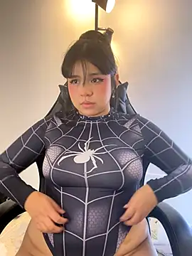 Snapshot of _Bella_7 chatting on 12.20.25 Bella 7 online show from 12.20.25