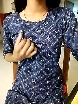 Snapshot of Ratri-Biswas chatting on 11.07.25 Ratri-Biswas online show from 11.07.25