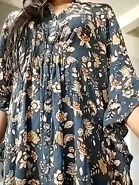 Snapshot of Ratri-Biswas chatting on 11.18.25 Ratri-Biswas online show from 11.18.25