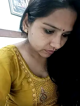 Vanshika1432 online show from 10.25.25