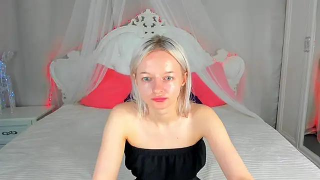 Snapshot of AlessaKiss chatting on 06.27.26 AlessaKiss online show from 06.27.26