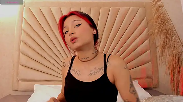 Snapshot of Emma_duff chatting on 11.24.25 Emma duff online show from 11.24.25