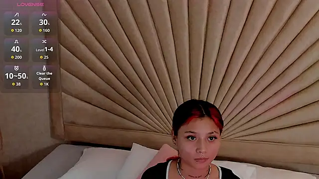 Snapshot of Emma_duff chatting on 12.15.25 Emma duff online show from 12.15.25