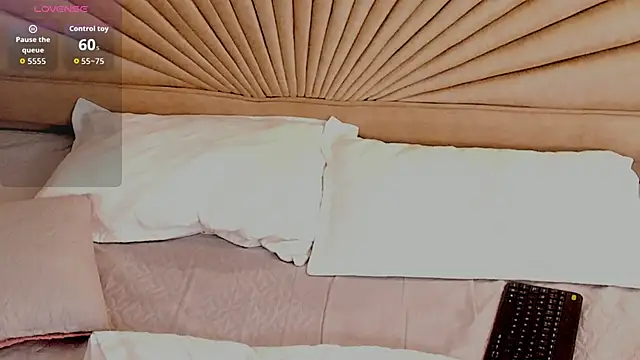 Snapshot of Emma_duff chatting on 12.16.25 Emma duff online show from 12.16.25