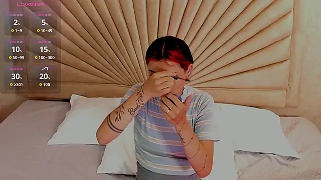 Snapshot of Emma_duff chatting on 12.18.25 Emma duff online show from 12.18.25