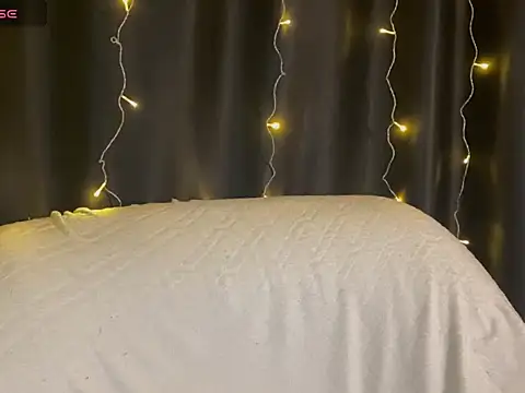 Snapshot of Veksal1a chatting on 11.13.25 Veksal1a online show from 11.13.25