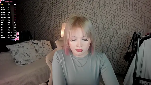 NayaValen online show from 01.10.26