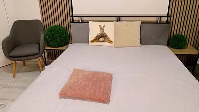 DitaNoir online show from 05.08.26