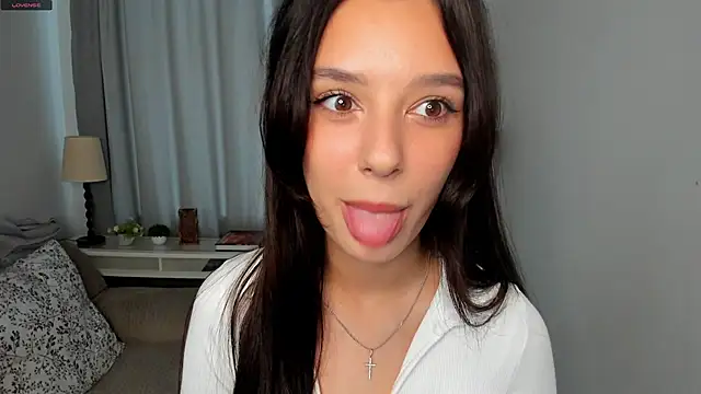 Snapshot of DemetraSadahiro chatting on 10.28.25 DemetraSadahiro online show from 10.28.25