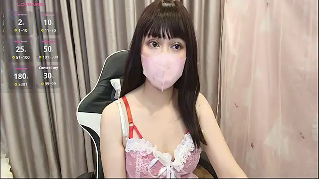 Snapshot of Namie_Chan chatting on 10.16.25 Namie Chan online show from 10.16.25