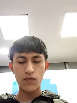 Snapshot of hoot_booys_ chatting on 12.15.25 hoot booys online show from 12.15.25