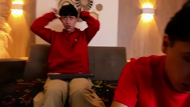 Snapshot of hoot_booys_ chatting on 01.06.26 hoot booys online show from 01.06.26