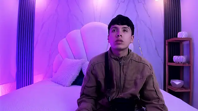 Snapshot of hoot_booys_ chatting on 01.09.26 hoot booys online show from 01.09.26