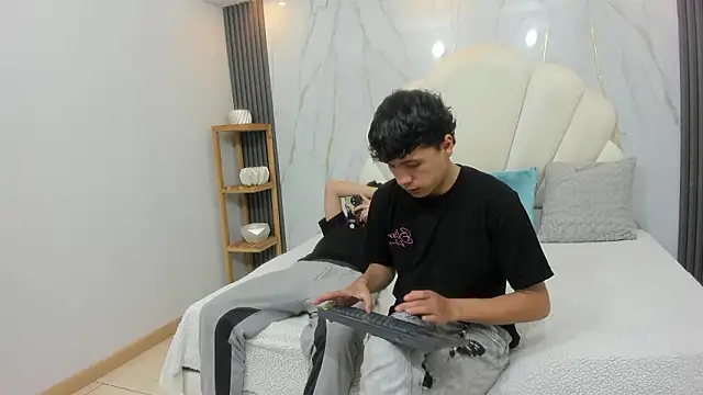 Snapshot of hoot_booys_ chatting on 01.31.26 hoot booys online show from 01.31.26