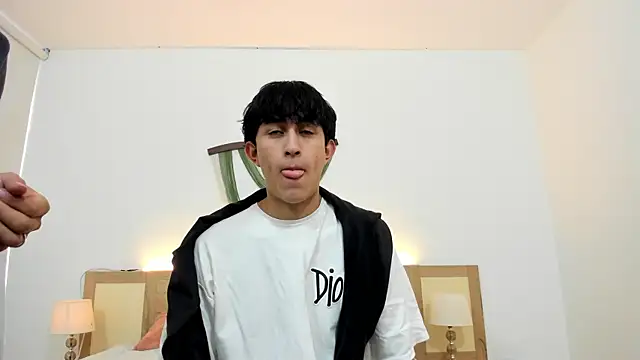 Snapshot of hoot_booys_ chatting on 02.08.26 hoot booys online show from 02.08.26