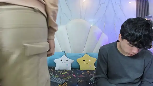 hoot booys  online show from 04.21.26