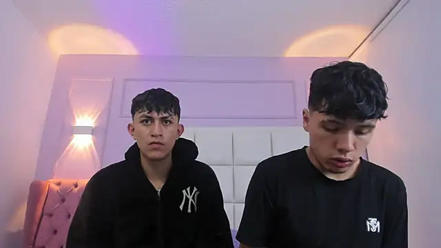hoot booys  online show from 04.26.26