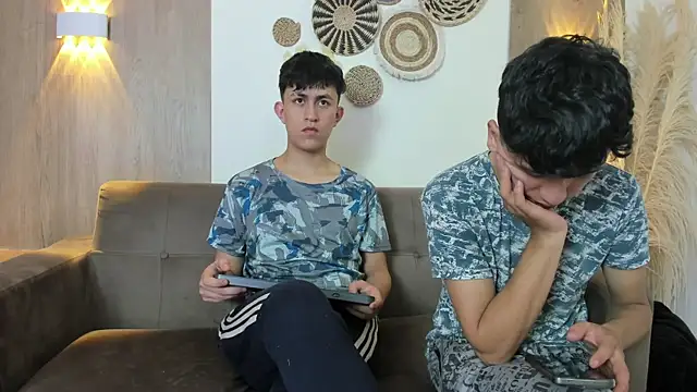 hoot booys  online show from 04.29.26