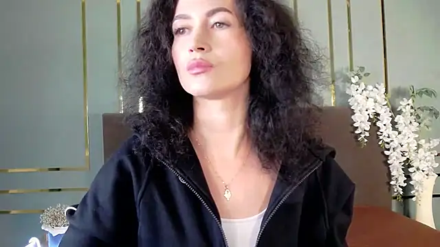 Snapshot of JaneWalch chatting on 11.27.25 JaneWalch online show from 11.27.25