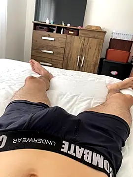 leozin01 online show from 10.24.25