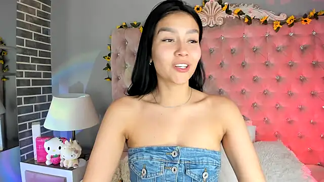 Snapshot of TanyaBello chatting on 07.23.26 TanyaBello online show from 07.23.26
