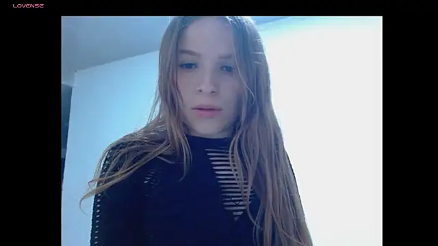 Snapshot of bambiluly chatting on 04.20.26 bambiluly online show from 04.20.26