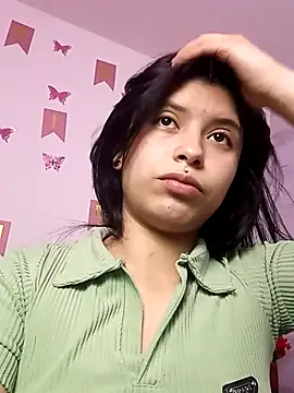 petite coral online show from 12.22.25