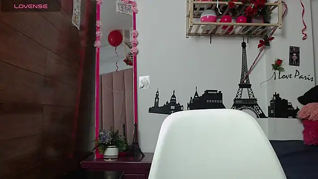 petite coral online show from 03.16.26