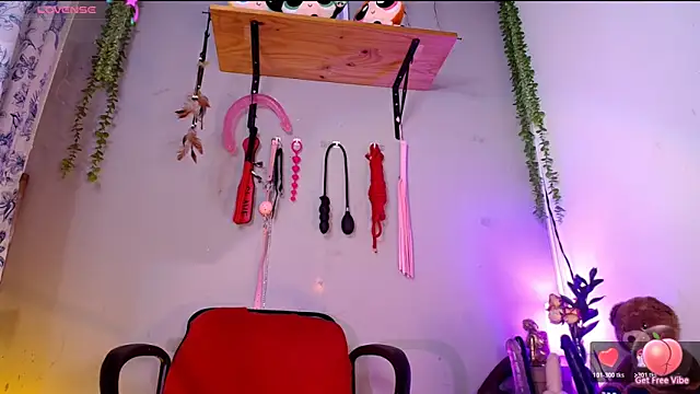 Snapshot of Violetafetish-dirty chatting on 02.22.26 Violetafetish-dirty online show from 02.22.26