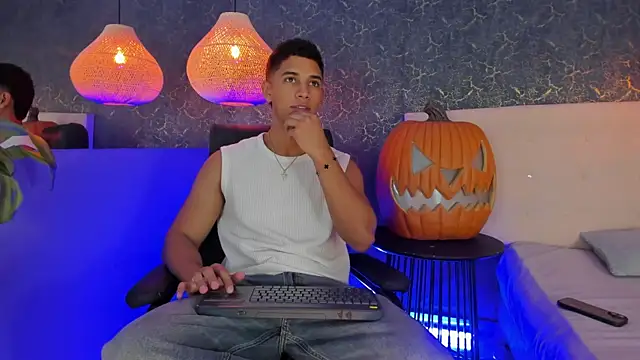 Zayne cross online show from 10.21.25