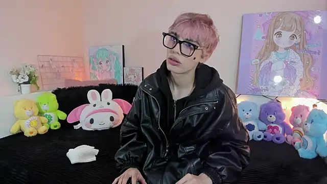 Strawberry Kitty  online show from 12.21.25