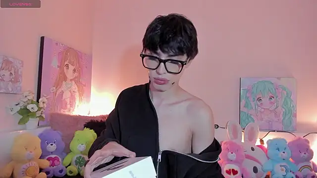 Strawberry Kitty  online show from 03.08.26