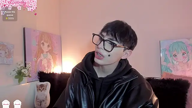 Strawberry Kitty  online show from 03.22.26