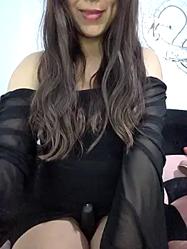 Snapshot of Alissun_ chatting on 12.04.25 Alissun online show from 12.04.25