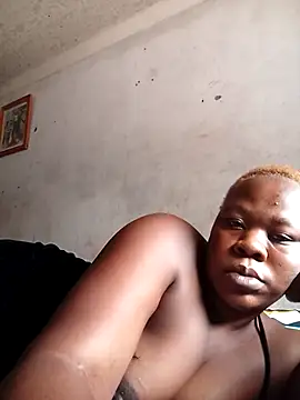 Snapshot of Roronae chatting on 11.20.25 Roronae online show from 11.20.25